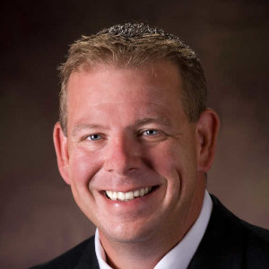 Derek Linders Headshot